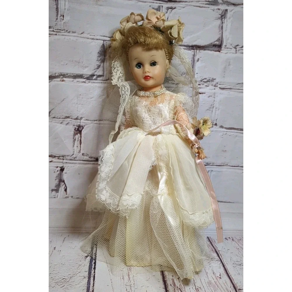 Vintage Circle P Little Miss Revlon Clone Doll W/ Case‎ & Some Clothes